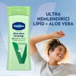 Lotion corporelle Vaseline Fraîcheur à l'aloe vera pour peaux sèches 400 ml – Image 4